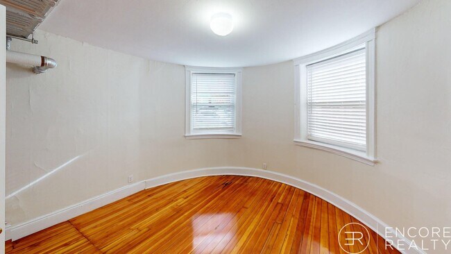 Photo - 7 Mt Hood Rd Unit B