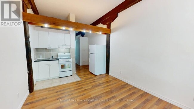 Photo - 97 Farquhar St