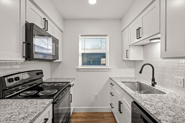 Photo - 125 13th St SE Unit 200