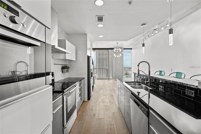 Photo - 777 N Ashley Dr Unit 2010