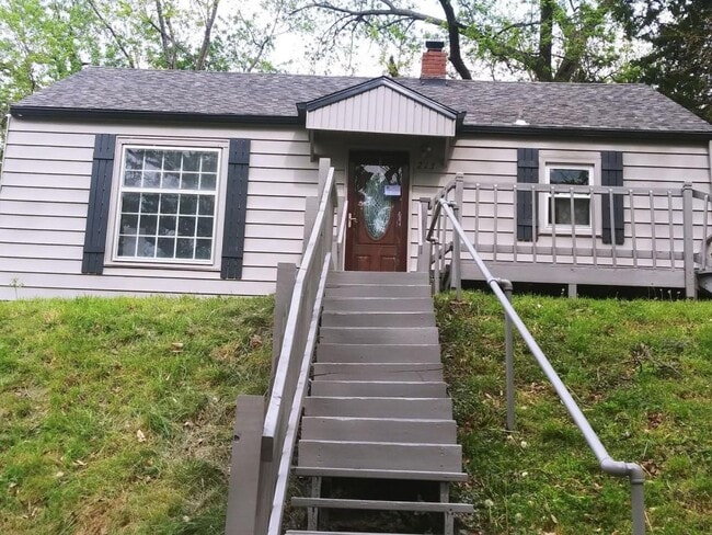 Building Photo - 213 N 27th St