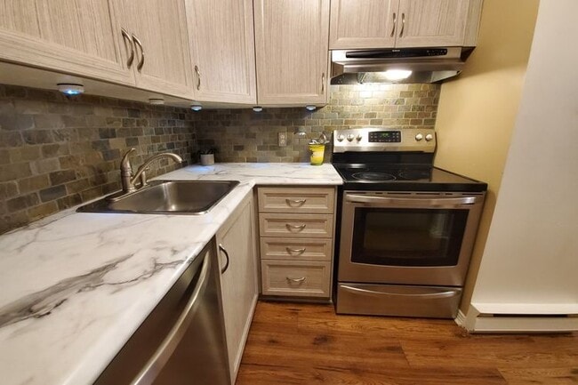 Photo - 160 Bruyère St