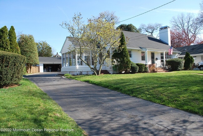 Photo - 327 South Blvd