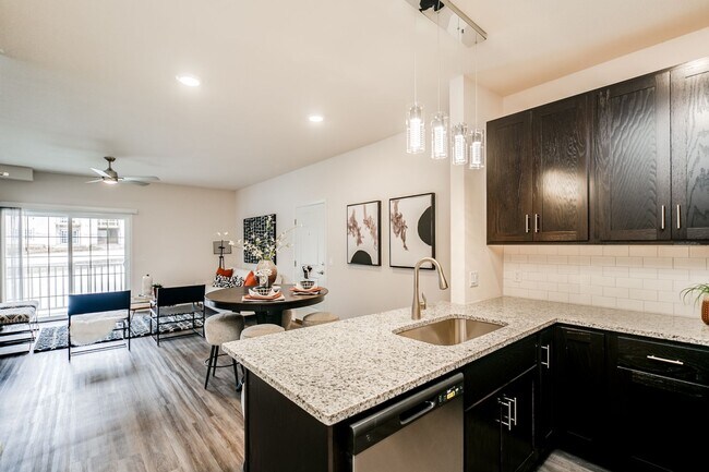 Photo - 1447 Pk W Ct Unit #301