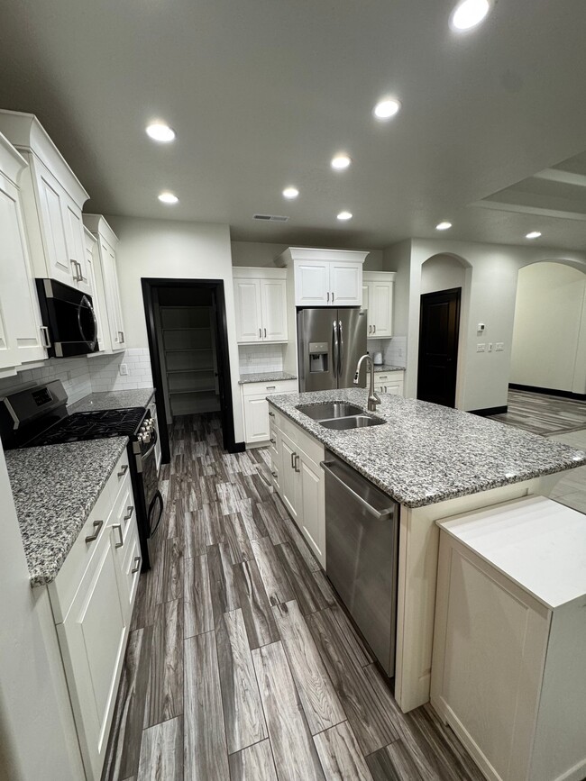 Photo - 4791 Crossroads Dr