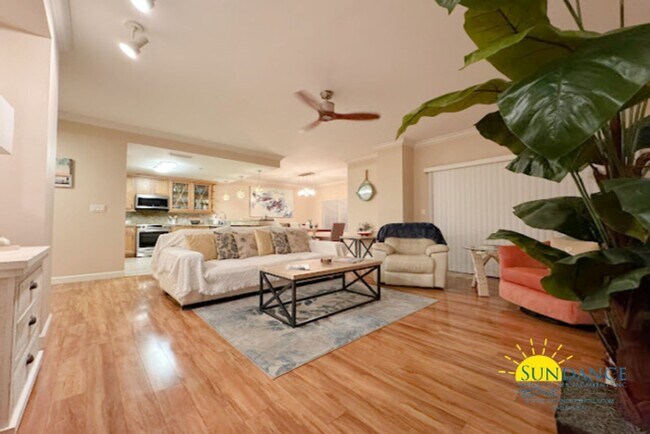 Photo - Stunning Furnished Indianola on the Water ... Unidad 202