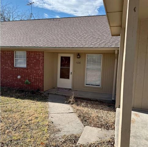 Building Photo - 106 Shaw St