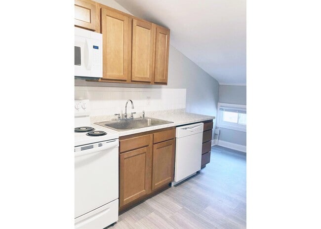 Building Photo - 3300 Jefferson Ave Unit 3300-15