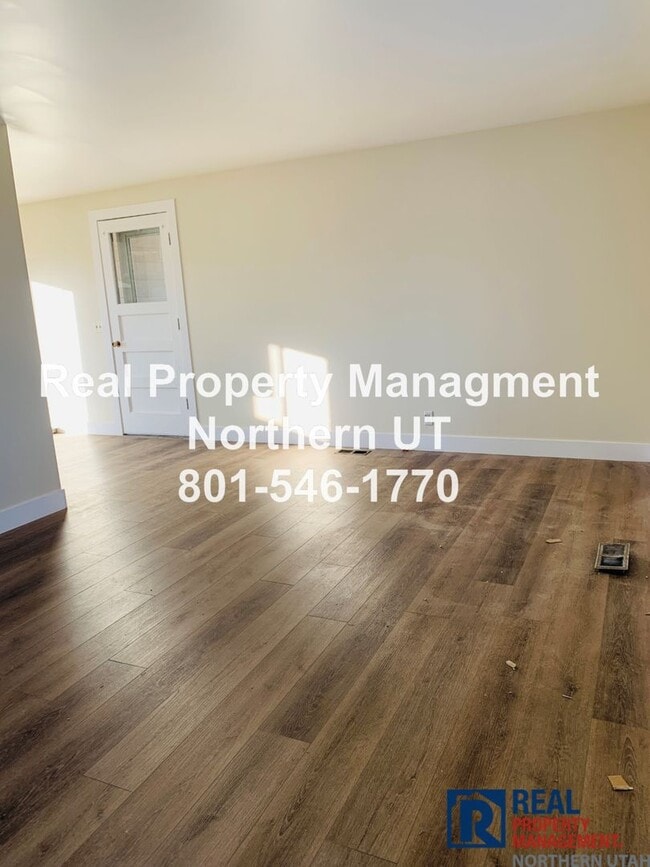 Photo - 4 Bedroom 1.5 Bath Riverdale Home Available!