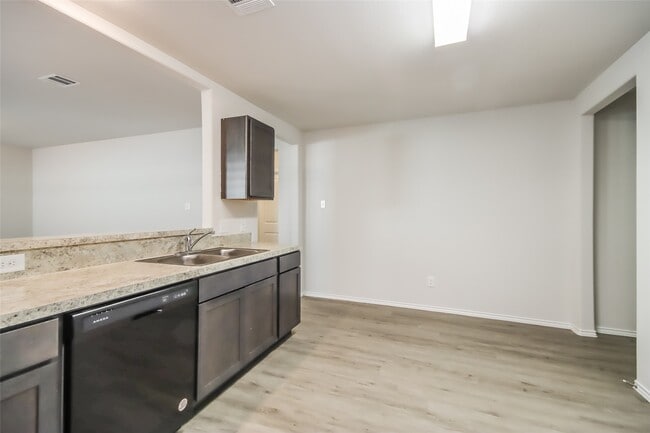 2704 Atlas Dr