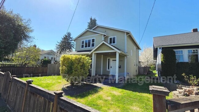 Photo - 1733 N Wycoff Ave