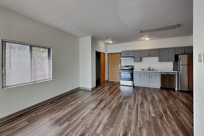 Building Photo - 216 Stanton Ave Unit 310
