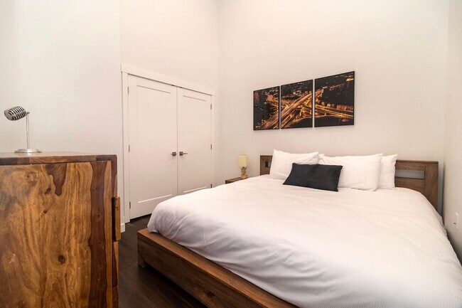 Photo - 1597 Barrington St Unit ID1222926P