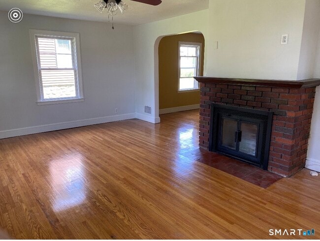 Photo - 304 Buckingham St