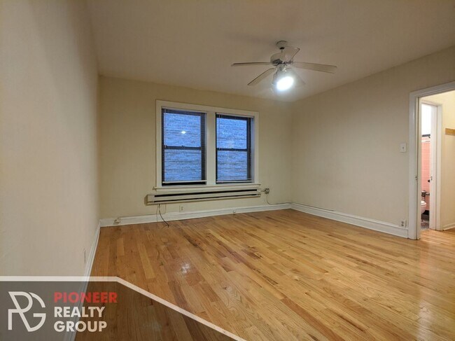 540 W Wellington Ave Unit 104