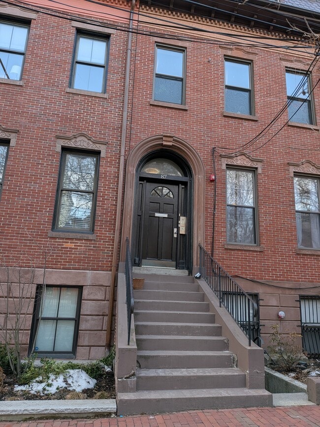 Building Photo - 87 3rd St Unit #3