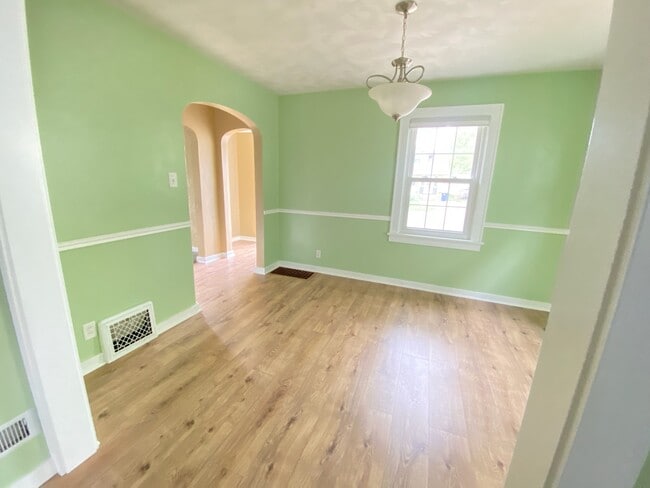 Photo - 30 W 19th St