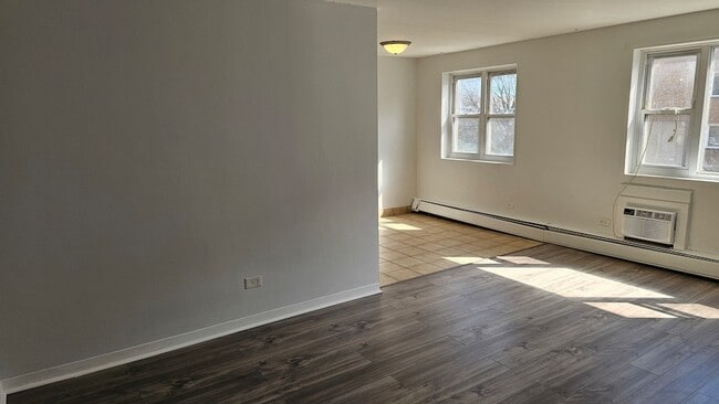 Photo - 2025 W Granville Ave Unit B305