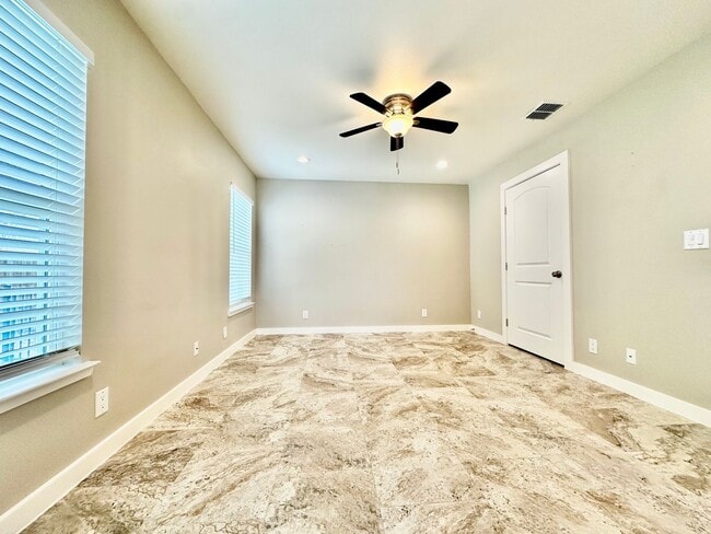 Photo - 1 Bedroom Riverside Bungalow