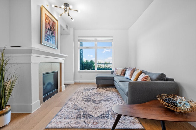 Photo - 5011 Springs Blvd