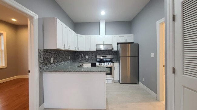 Photo - 100 Griffith St Unit 3L