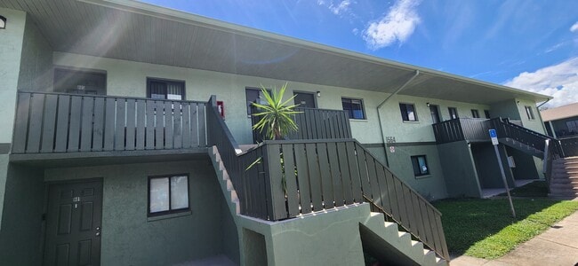 Building Photo - 1564 University Ln