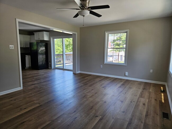 Photo - 110 Edward Dr
