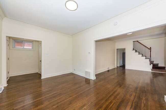 Photo - 56 W 76th St