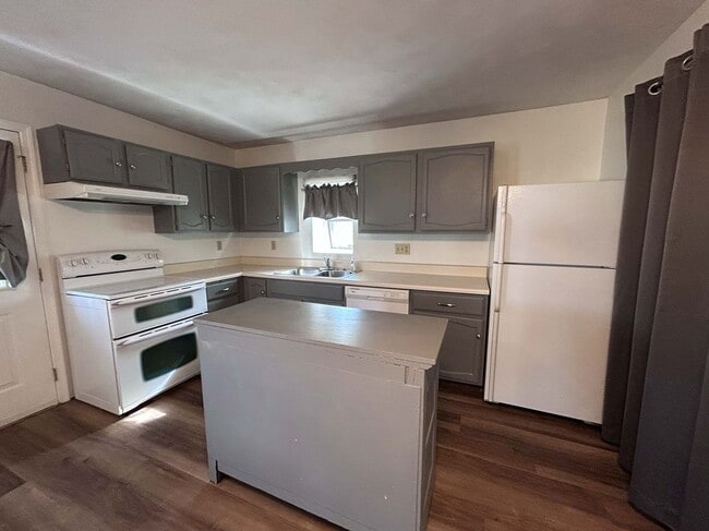Photo - 16 W Main St Unit Apt 1