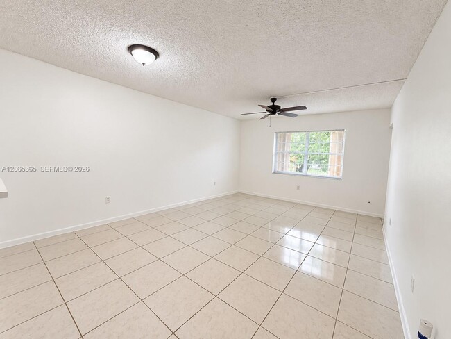 Photo - 4384 NW 9th Ave Unit 18-2A