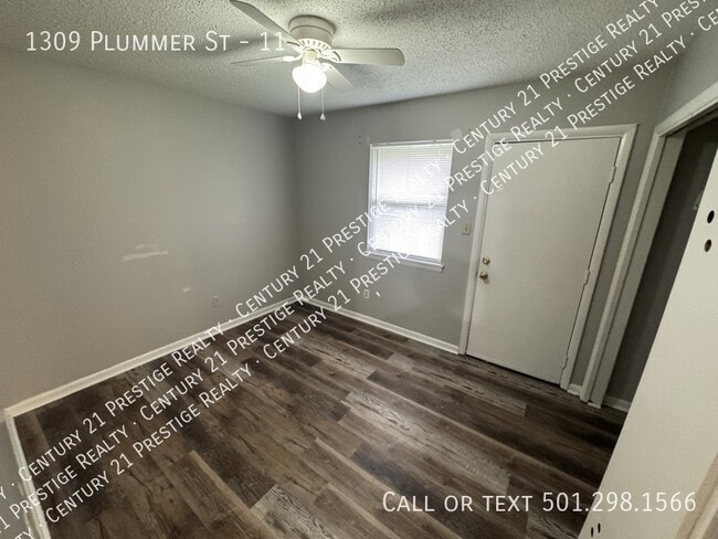 Photo - 1309 Plummer St Unit 11