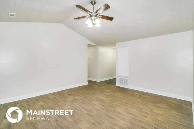 Photo - 420 Rosehill Dr