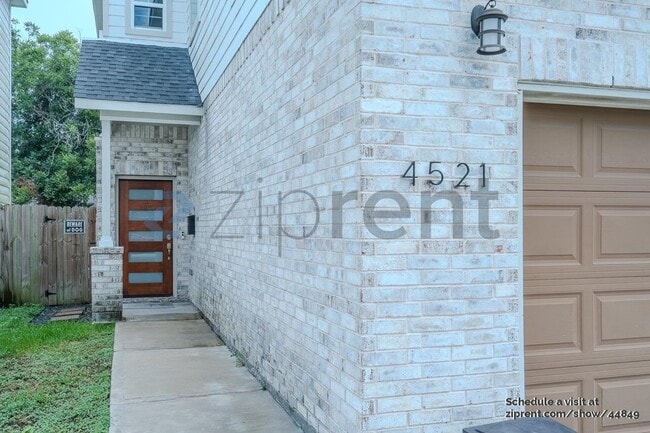 Photo - 4521 Clover St