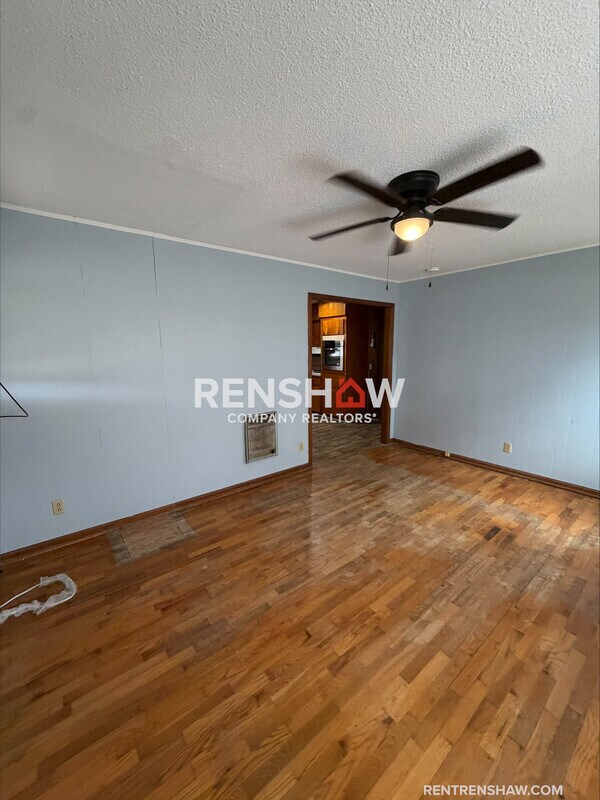 Photo - 179 W Main St