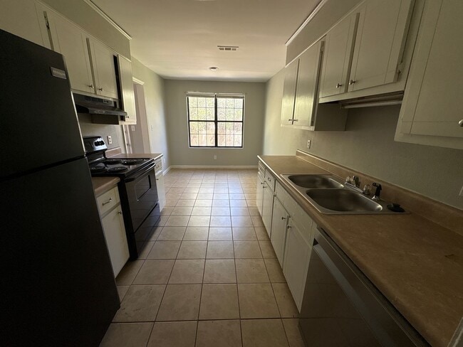 Photo - 2737 Royal St