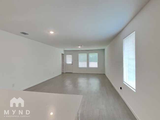 Photo - 242 Willow Wy