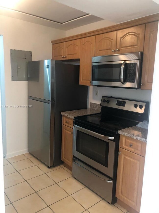 Building Photo - 560 NW 114th Ave Unit 203 Rental