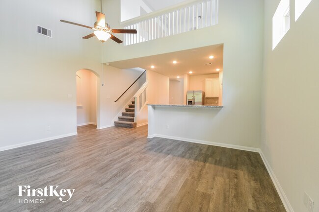 Photo - 317 Lk Wy Cir