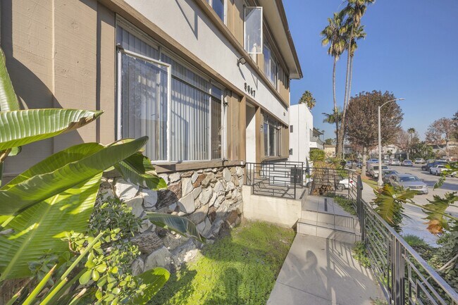 3867 Potomac Ave.