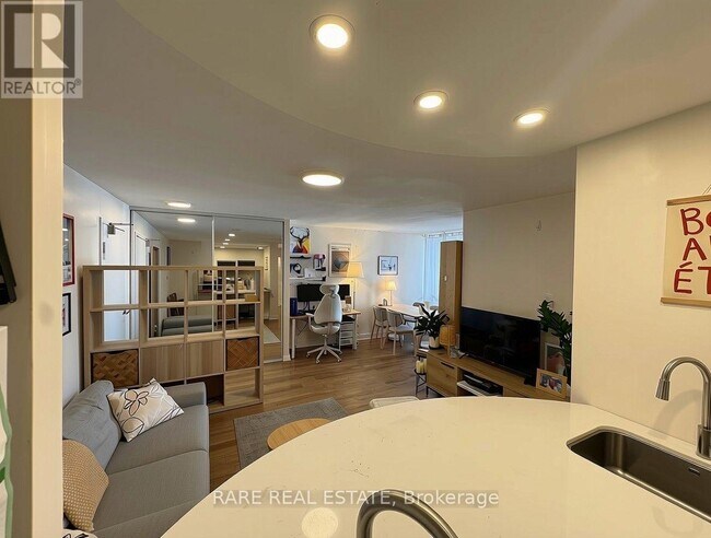Photo - 105 McCaul St Unit 704