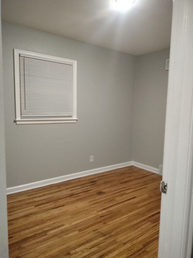 Photo - 3 Bedroom 1 bath on the East Side