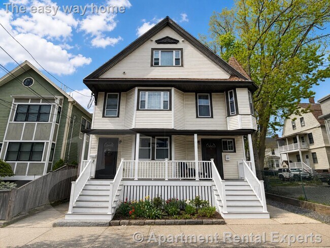 Photo - 121 Morrison Ave