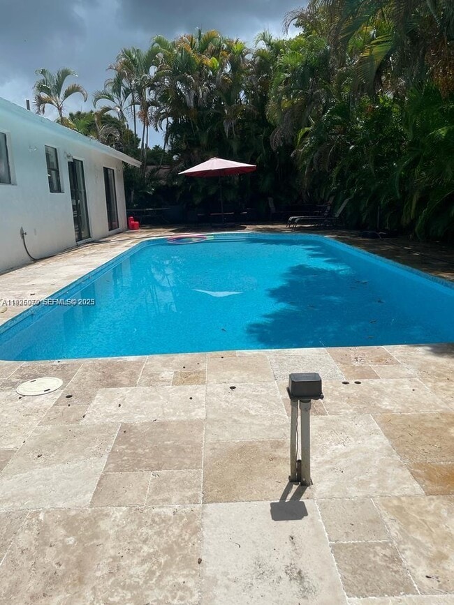 Building Photo - Southwest 90th Terrace, Miami, FL 33186 - 3 BR 2 BA house