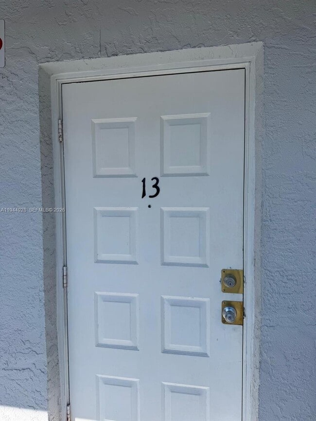 Building Photo - 2401 Van Buren St Unit 13