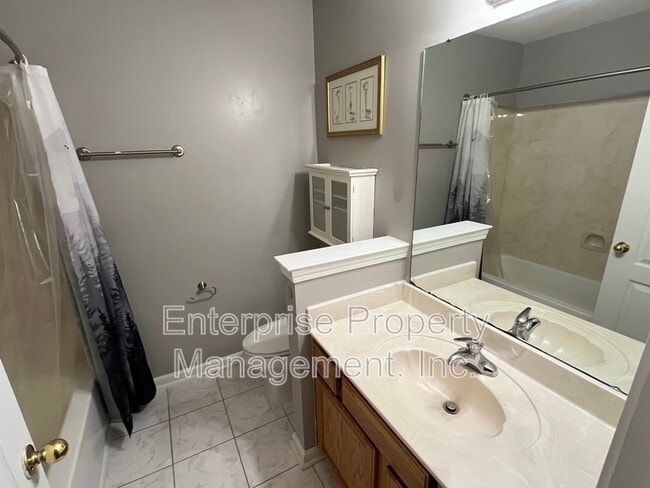 Photo - 1421 Radley Cove