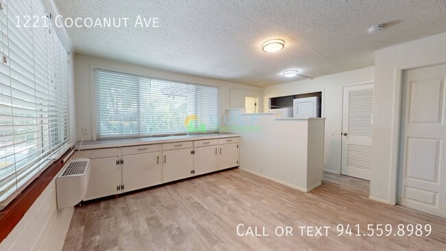 Photo - 1221 Cocoanut Ave