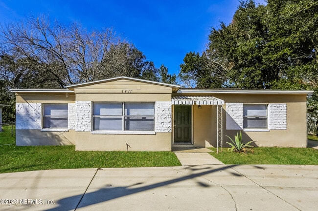 Building Photo - 1411 Palmdale St