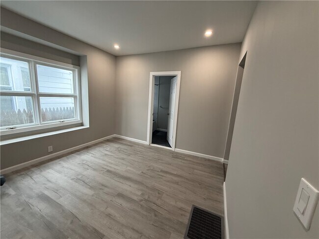 Photo - 14 Willow Pl