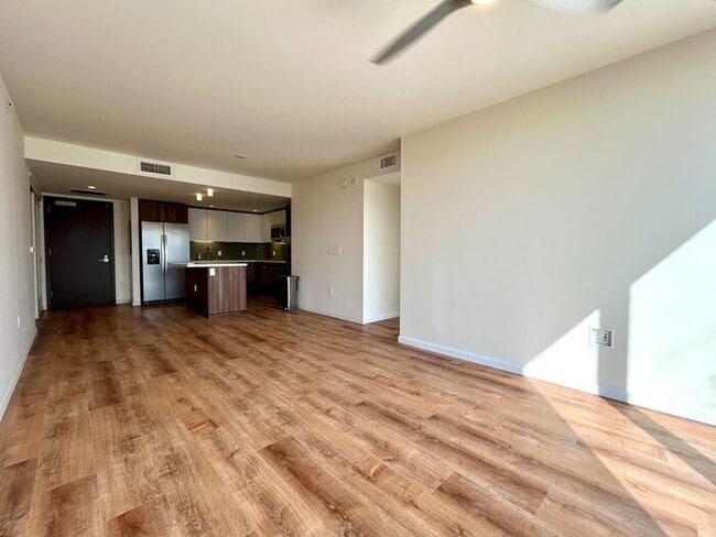 Photo - Symphony Honolulu: 2 Bed, 2 Bath w/ 2 Park... Unit # 3511