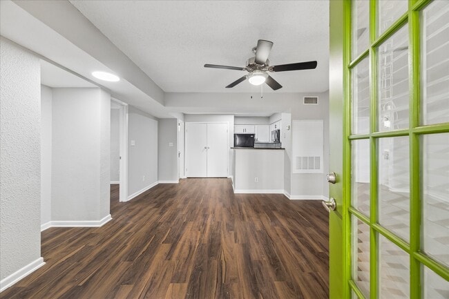 Building Photo - 1710 W T C Jester Blvd Unit 1111